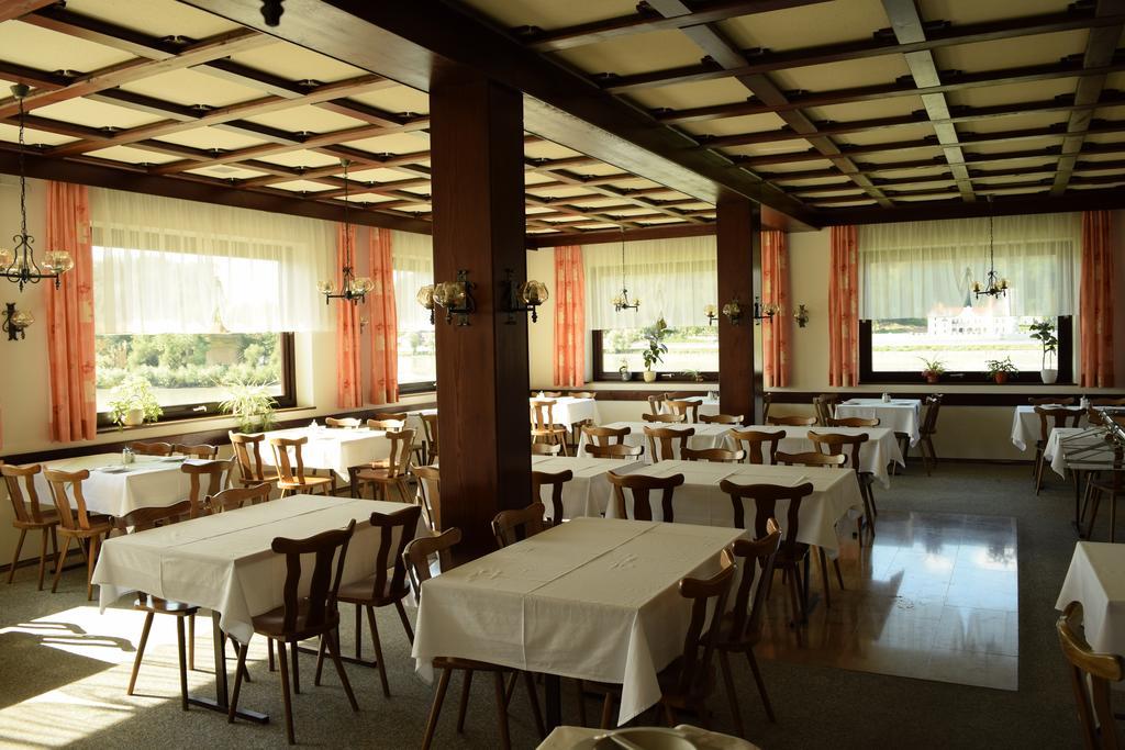 Gasthof S'Schatzkastl Ardagger Markt Bagian luar foto