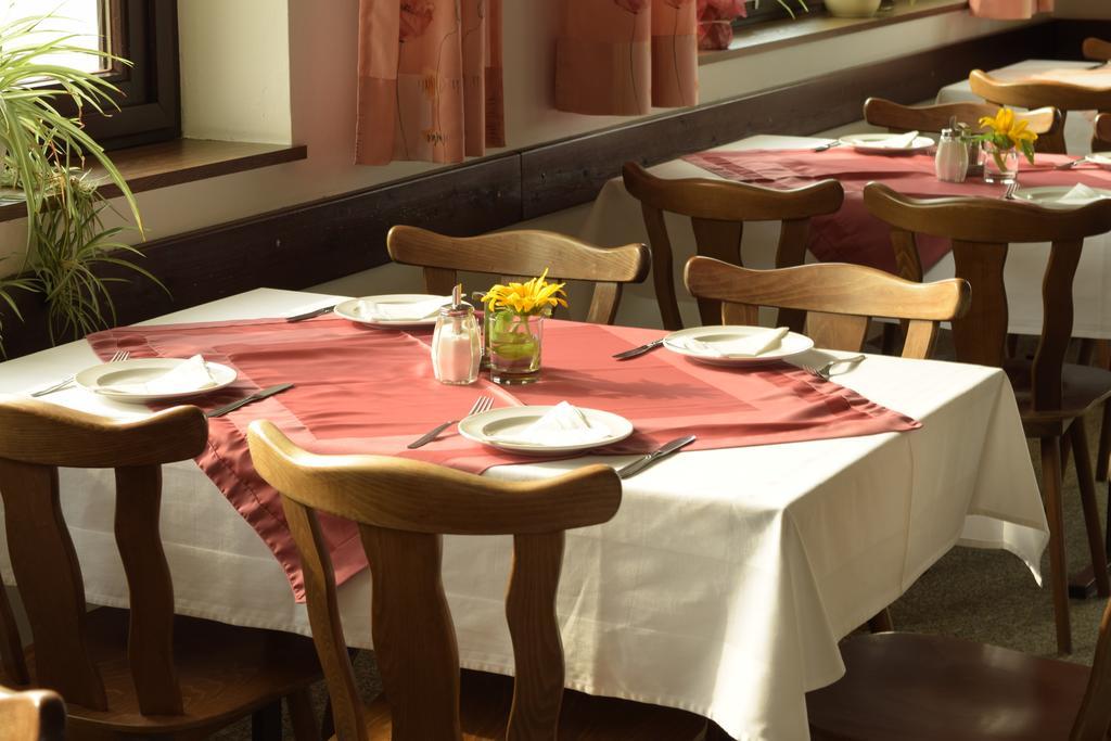 Gasthof S'Schatzkastl Ardagger Markt Bagian luar foto