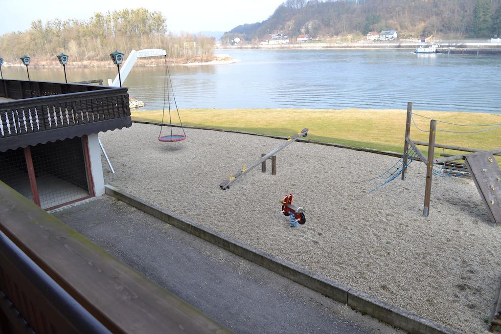 Gasthof S'Schatzkastl Ardagger Markt Bagian luar foto
