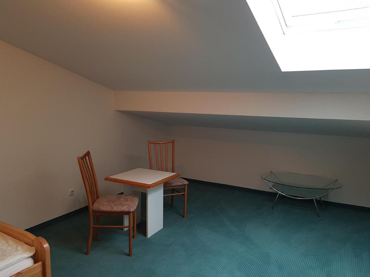 Gasthof S'Schatzkastl Ardagger Markt Bagian luar foto